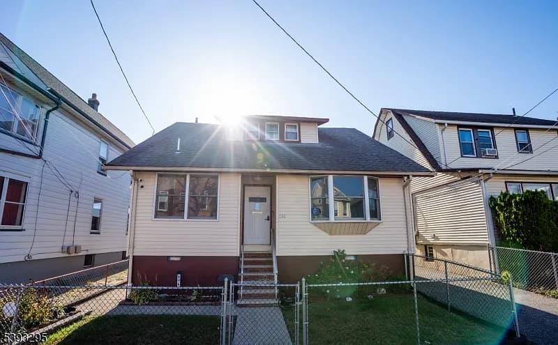Home sold at 196 Hayward Pl, Wallington