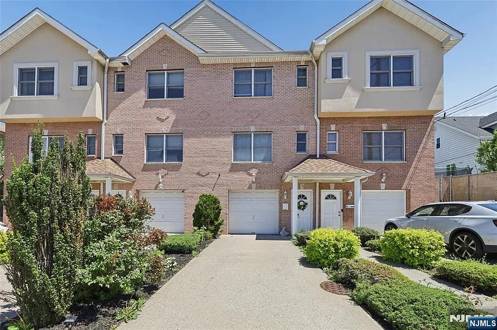 Home sold at 548 Palisade Avenue #3, Garfield